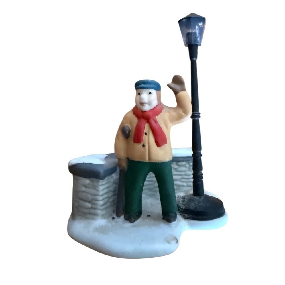 Department 56‎ Heritage Village A Christmas Carol Morning Boy Street Lamp
